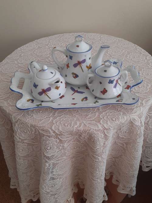 WIESENTHAL PORCELAIN DECOR BUTTERFLY MINIATURE TEASET ON TRAY
